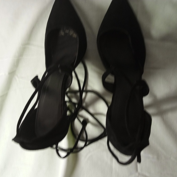 Black High Heels Size 11 - Picture 5 of 6